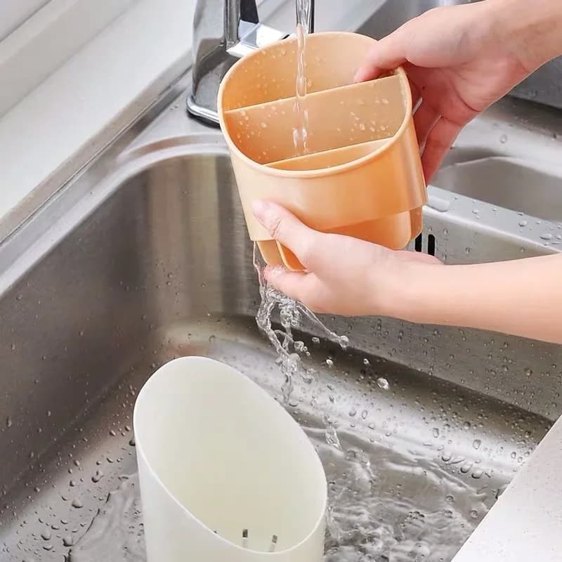 1 tk plastist lauanõude hoiuriiul, söögipulkade, noa, lusika ja kahvli äravooluavaga hoidik kandikuga, majapidamise kuivatusriiul